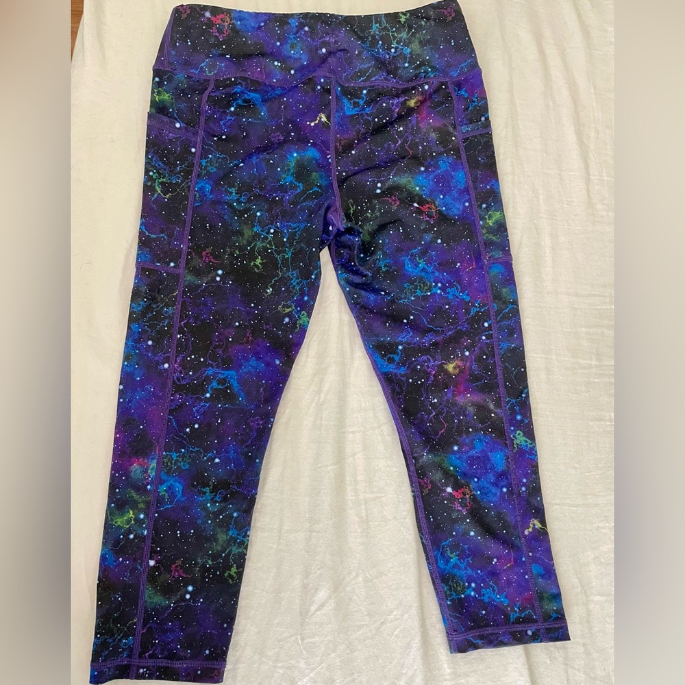 CVG Galaxy Capri Leggings Large